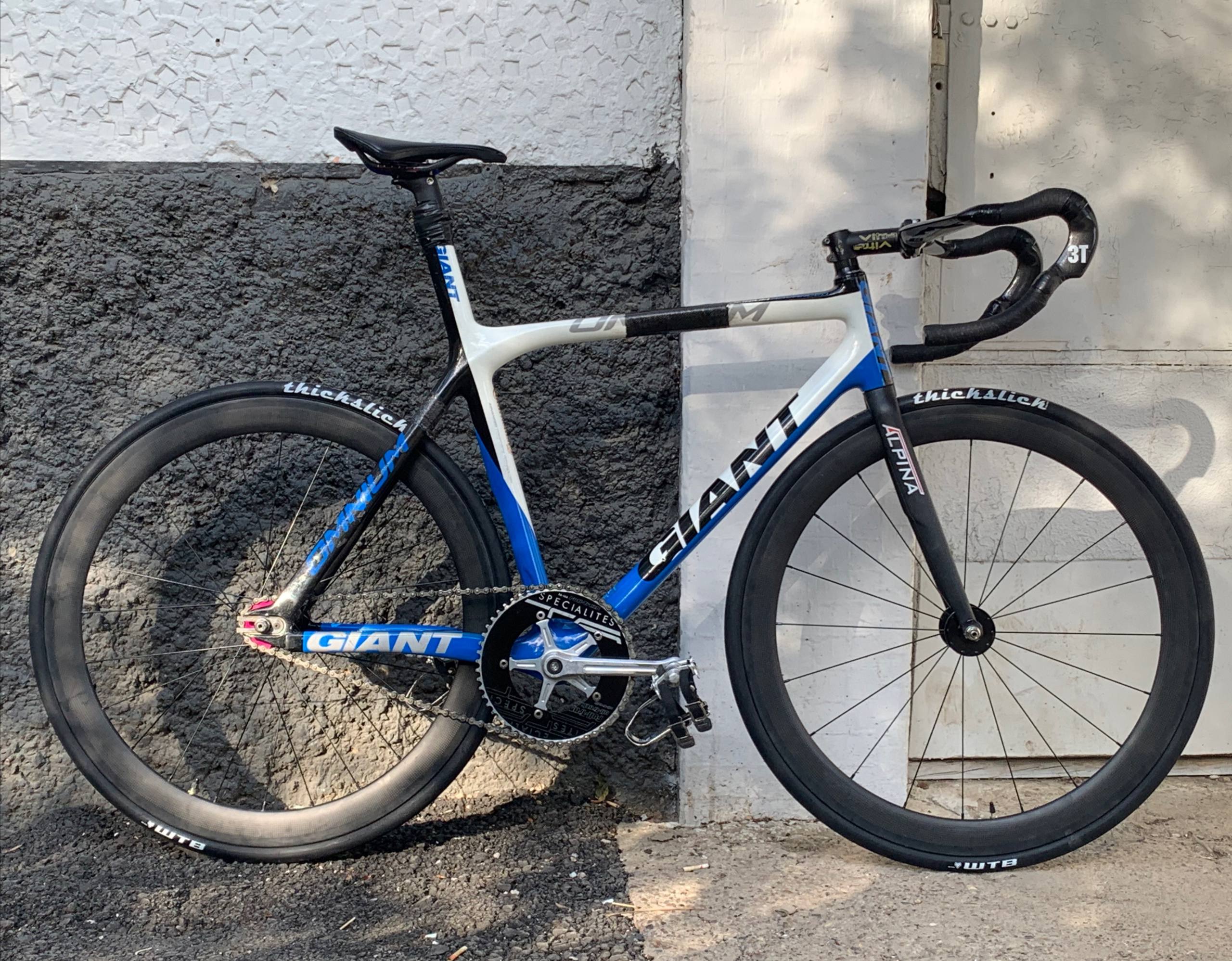 GIANT TCR ADVANCED TEAM TRACK