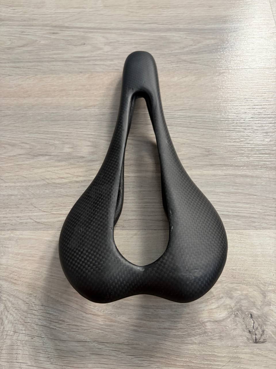 Fcfb matte carbon saddle карбон седло 140-147 мм